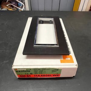 Bticino HA4806LWE Placca legno Wenghè 6 posti