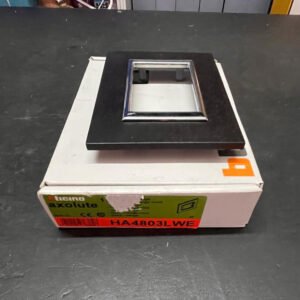 Bticino HA4803LWE Placca legno Wenghè 3 posti