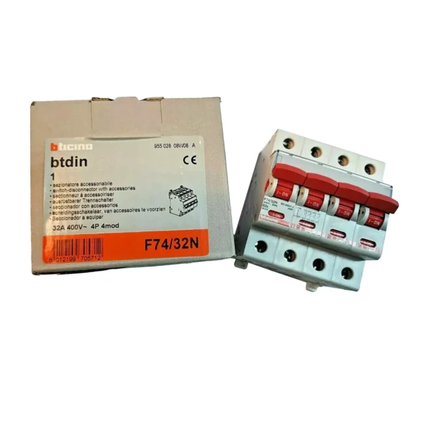 Bticino F74/32N sezionatore accessoriabile 32A