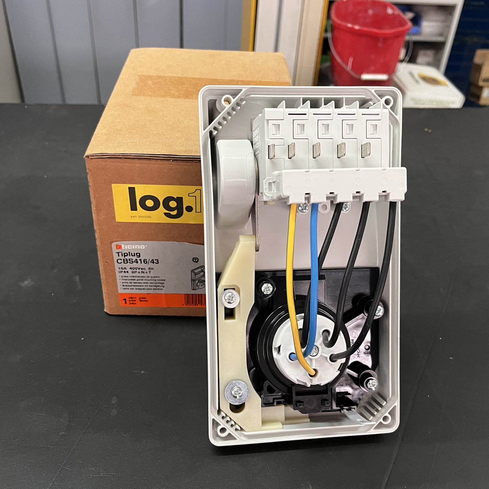 Bticino CBE 416/43 Presa Interbloccata Super Compatta 3P+N+T 16A - immagine 2